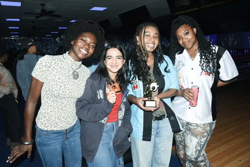 PI × Hinge bowling night